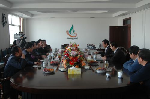 瓜州縣、金塔縣領(lǐng)導(dǎo)來公司慰問