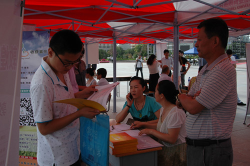 筑巢引鳳，吸納人才 敦煌種業(yè)參加酒泉市人社局組織的大型人才招聘會