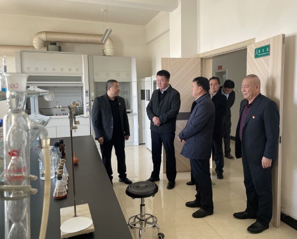 酒泉市政府黨組成員、副市長哈里別克來敦煌種業(yè)調(diào)研指導工作