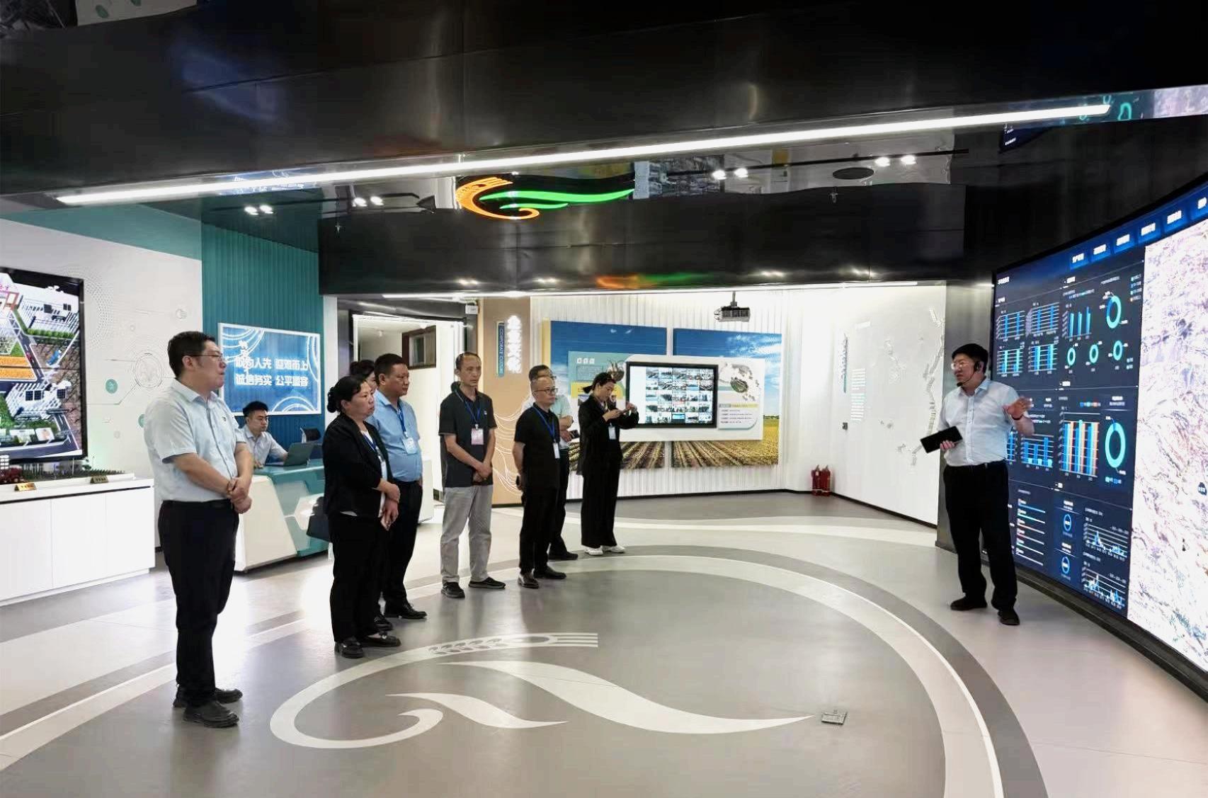 敦煌種業(yè)接受第九屆甘肅省人民政府質(zhì)量獎(jiǎng)評(píng)審專(zhuān)家組現(xiàn)場(chǎng)評(píng)審